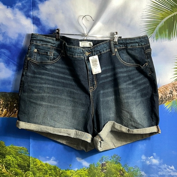 torrid Pants - Torrid Shorts 5 In High Rise Hustler Denim Unrolled Hem Size 26